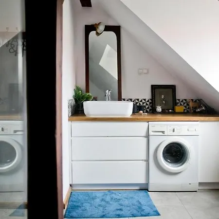 Roentgena 12 - Przestronny I Stylowy, Zielona Ulica W Centrum * Breslau